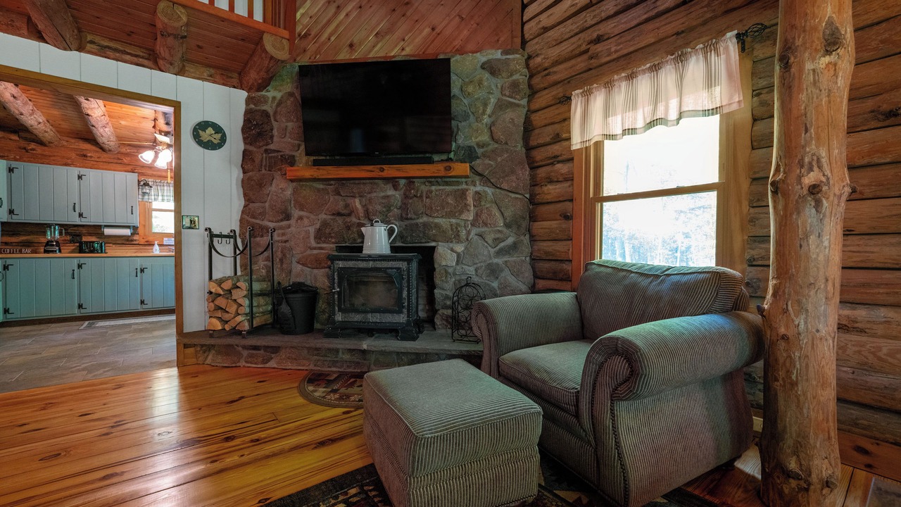 Photo of Livingroom in Killingworth