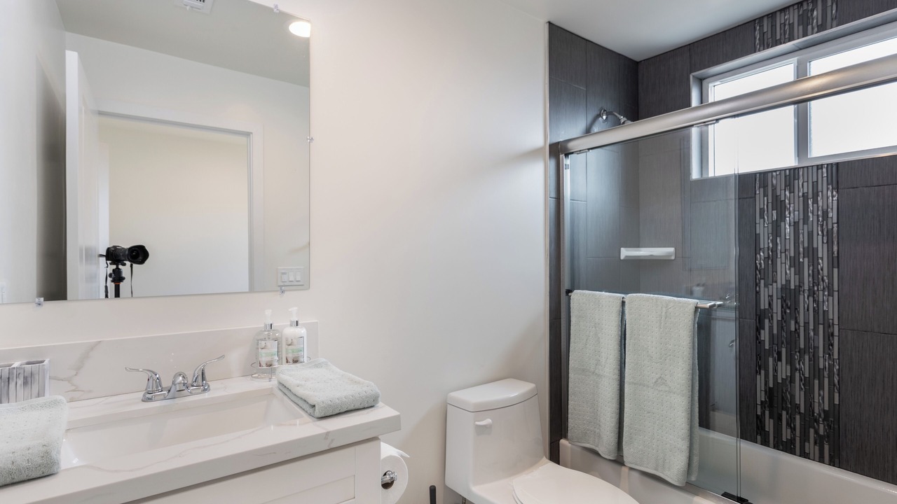 Photo of Bathroom in Pico-Union