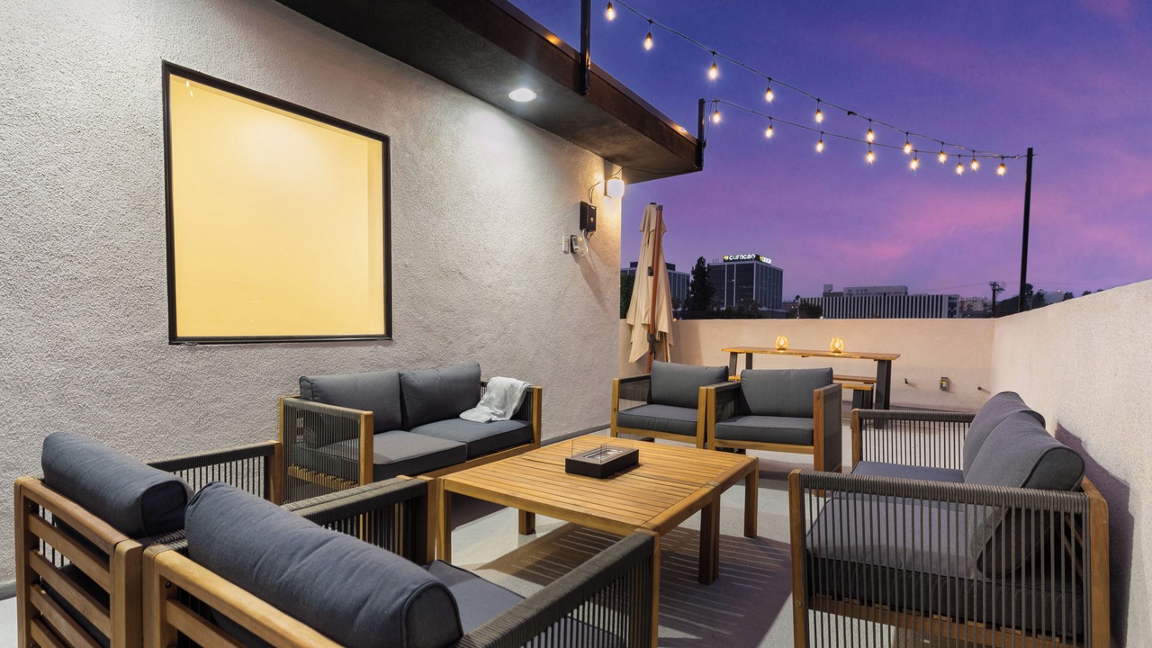 Photo of Outdoor in Pico-Union