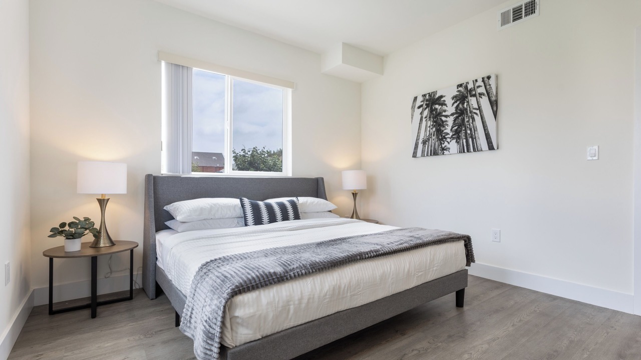 Photo of Bedroom in Pico-Union