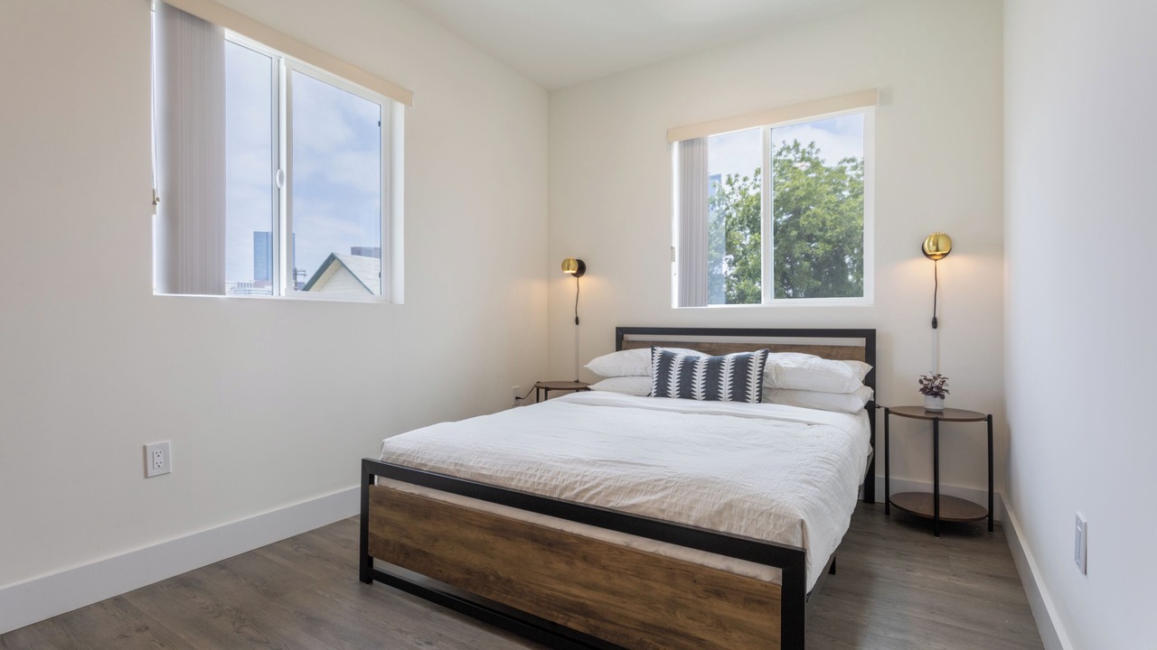 Photo of Bedroom in Pico-Union