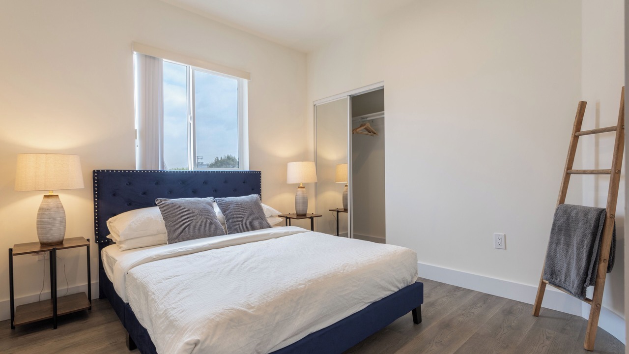 Photo of Bedroom in Pico-Union