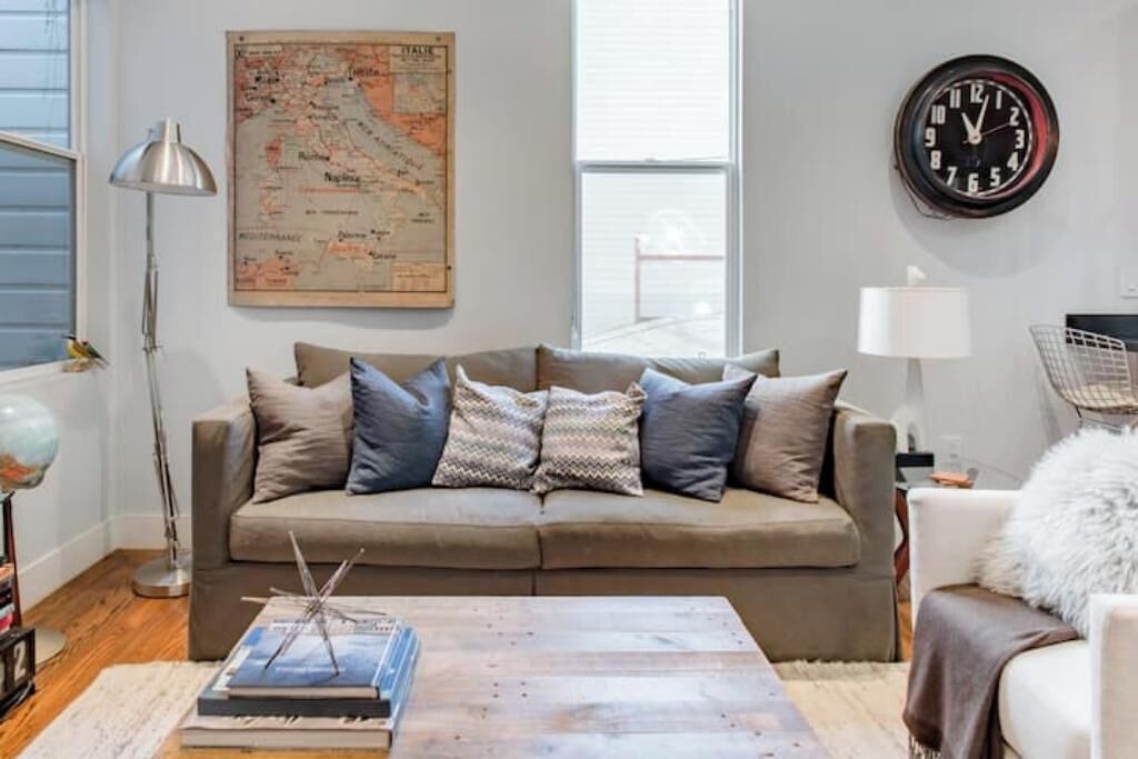 Photo of Livingroom in Civic Center