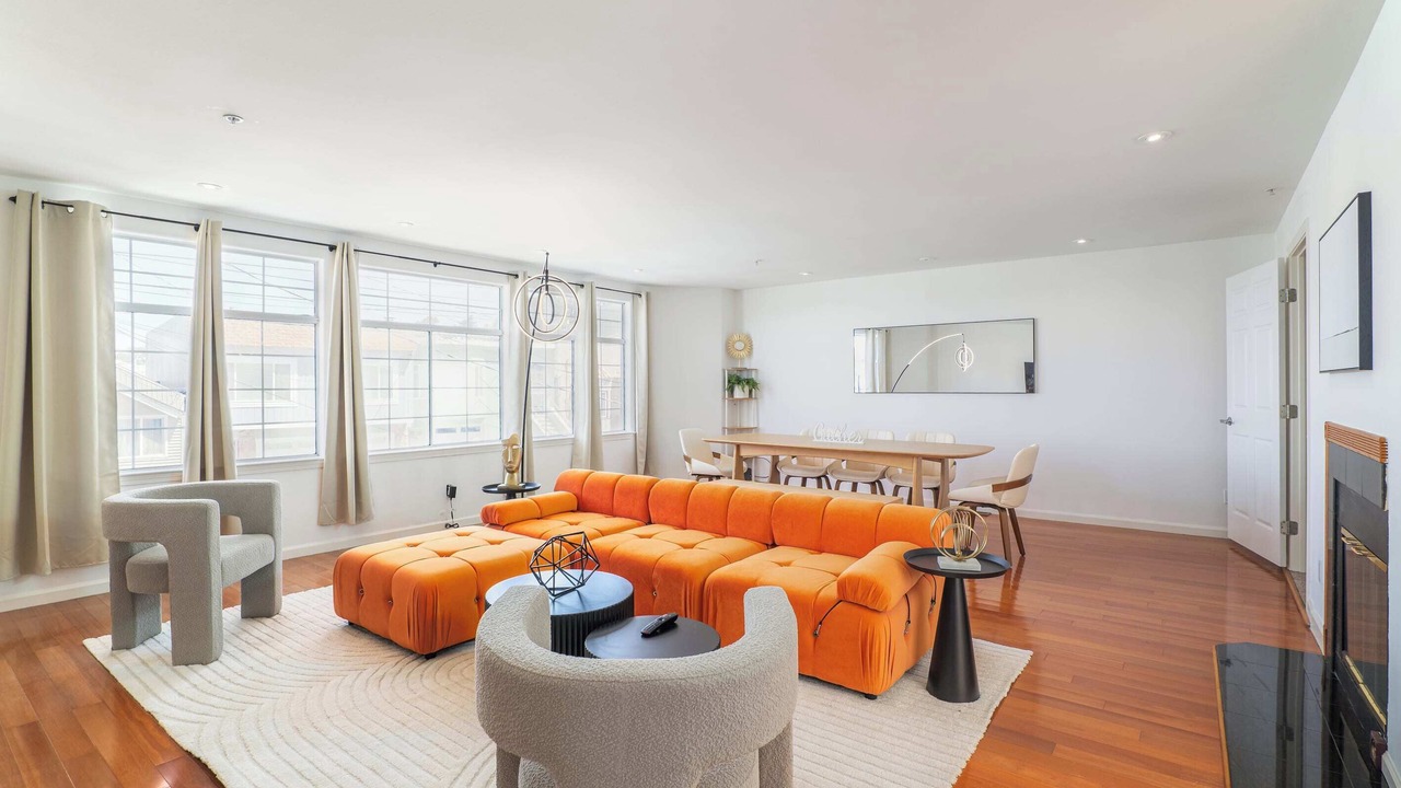Photo of Livingroom in Daly City