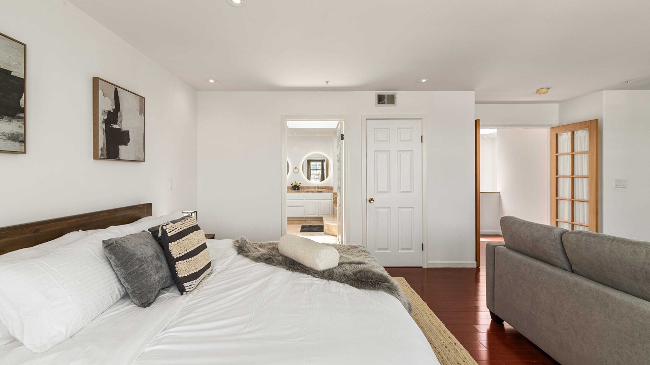 Photo of Bedroom in Daly City
