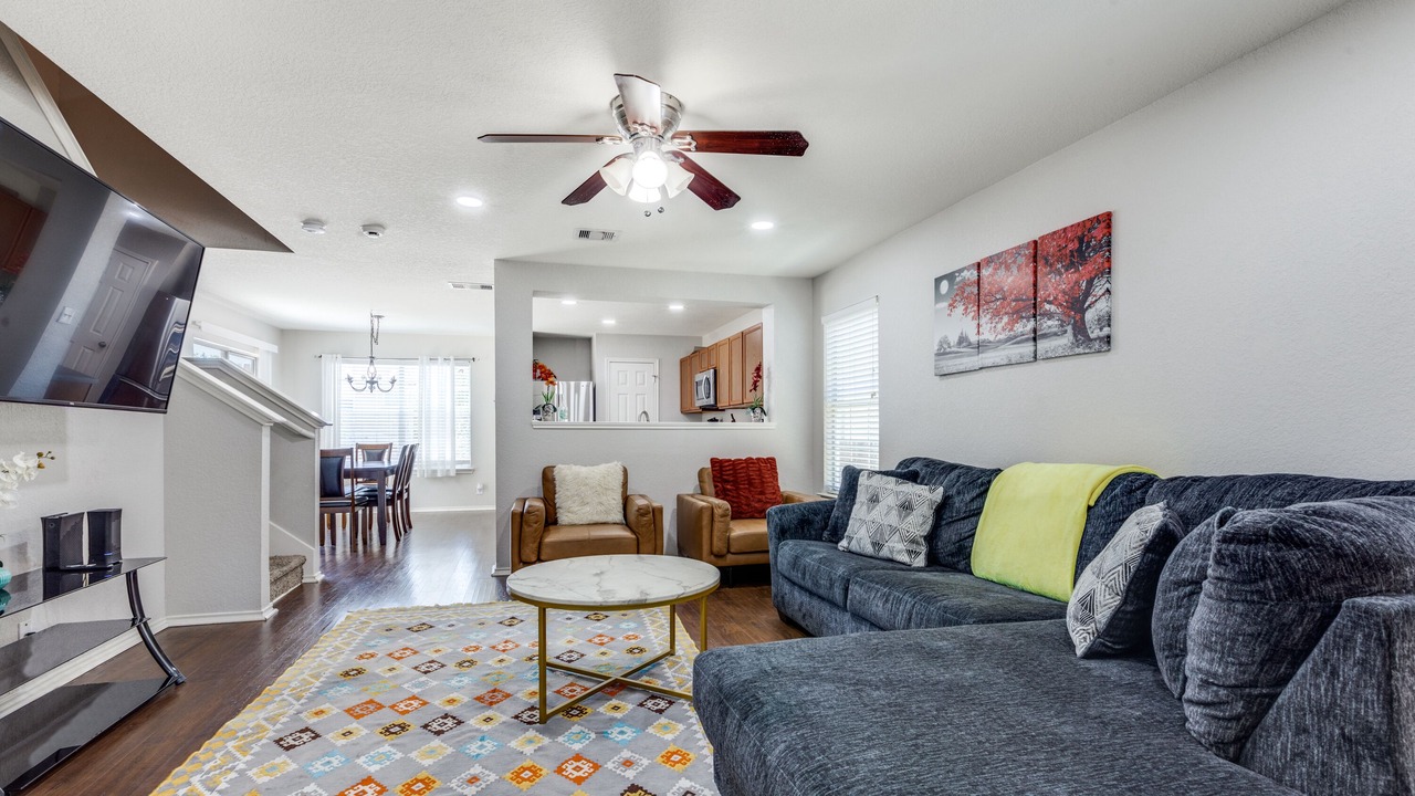 Photo of Livingroom in Leon Valley