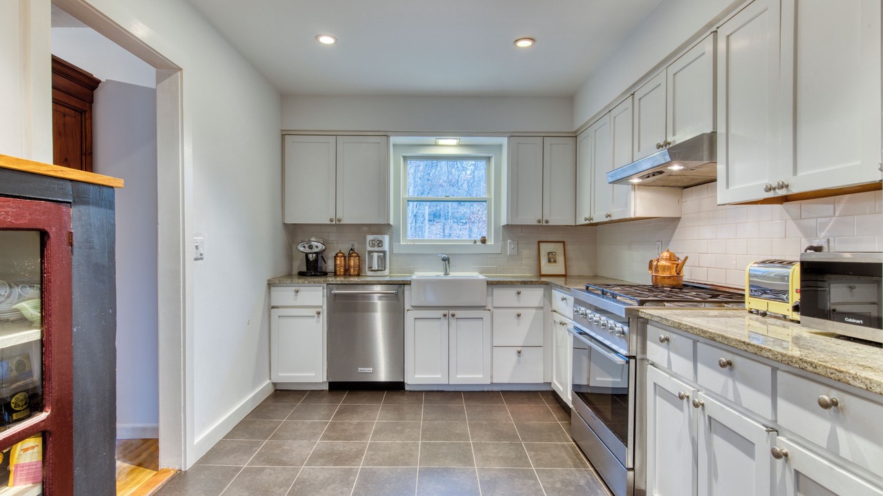 Photo of Kitchen in Barnes Landing