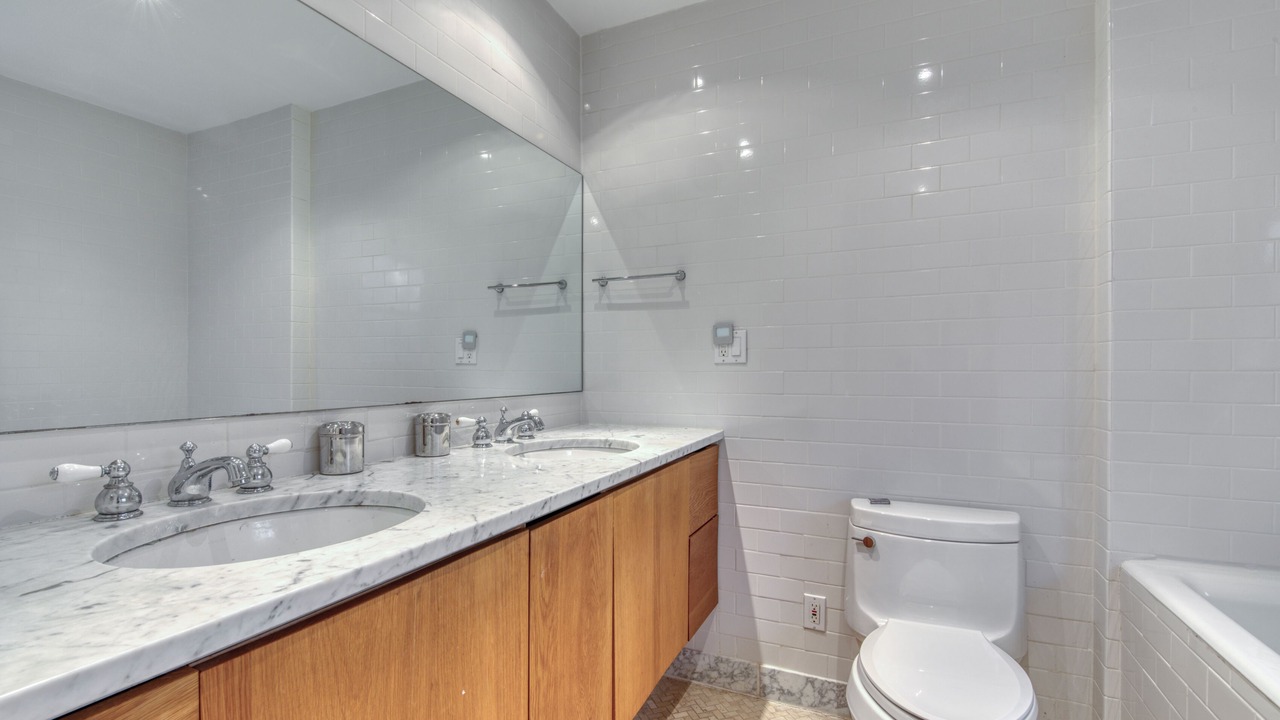 Photo of Bathroom in Barnes Landing