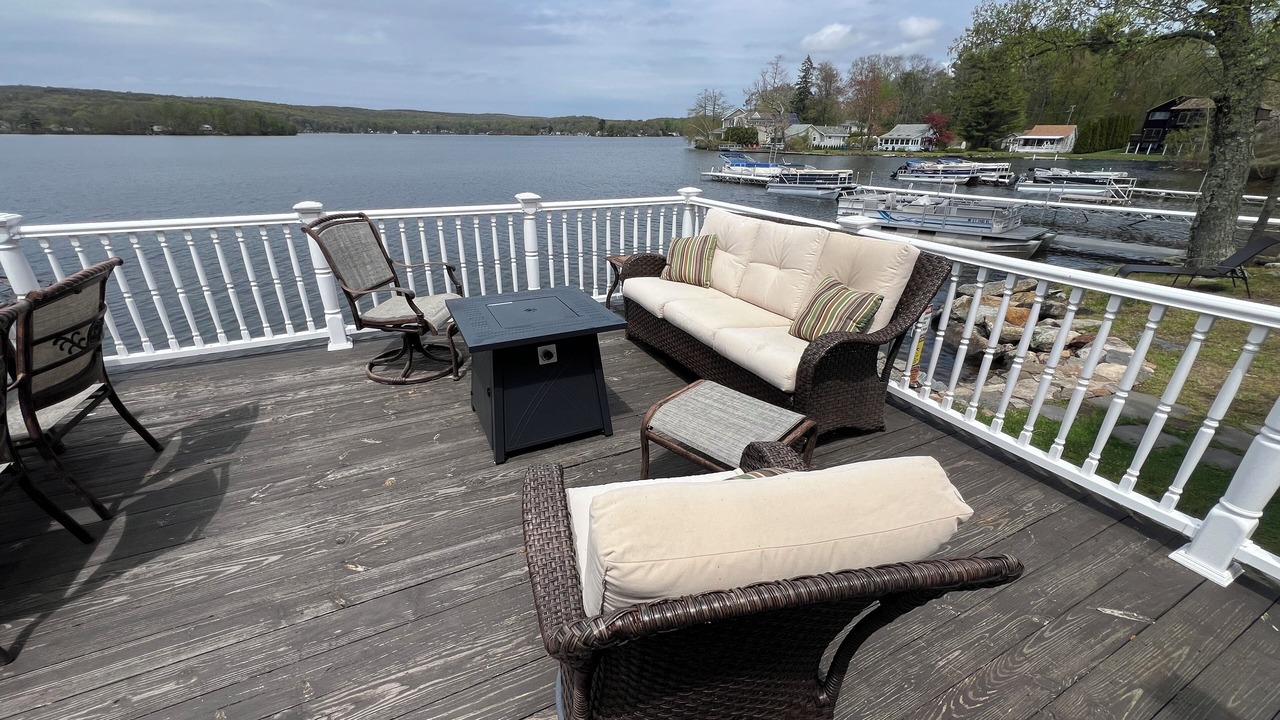 Photo of Outdoor in Lake Pocotopaug