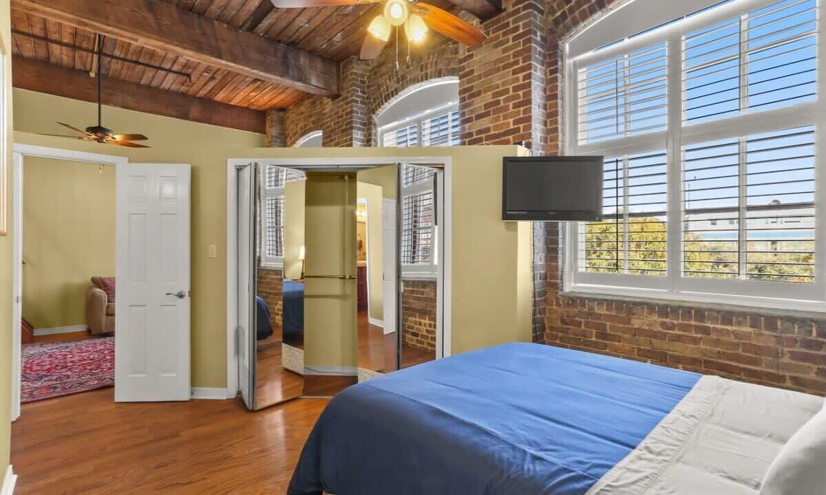 Photo of Bedroom in Arts/Warehouse District