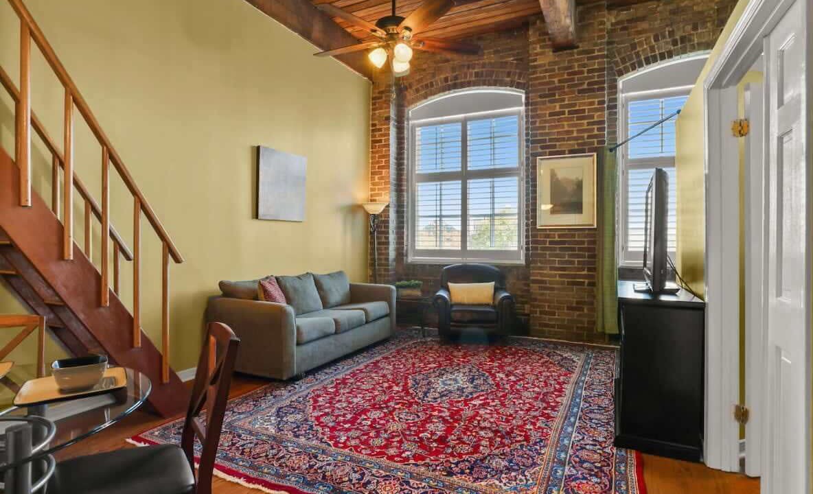 Photo of Livingroom in Arts/Warehouse District