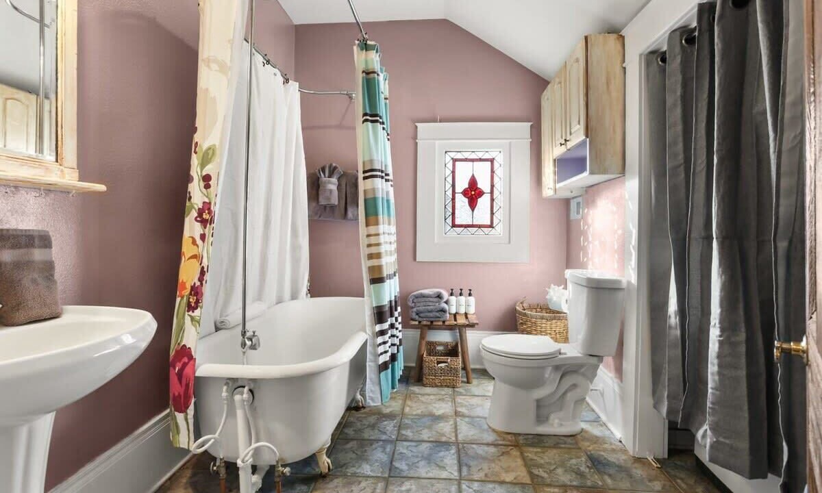 Photo of Bathroom in West Riverside