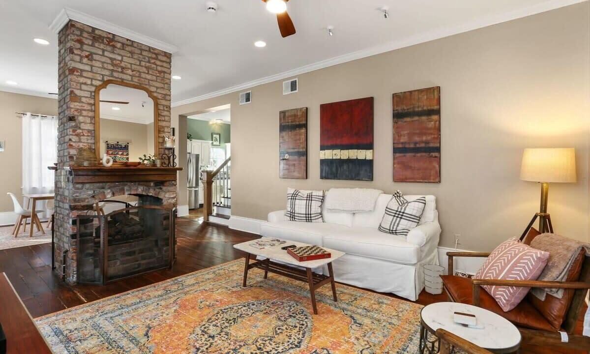Photo of Livingroom in West Riverside