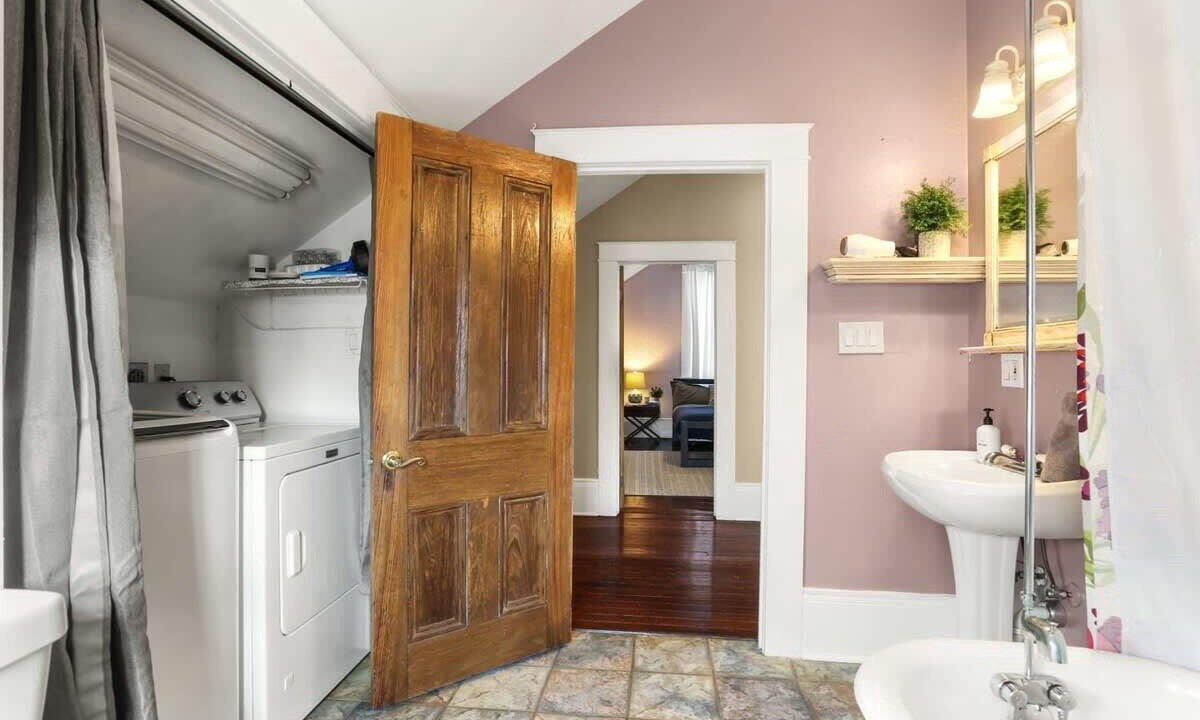 Photo of Bathroom in West Riverside