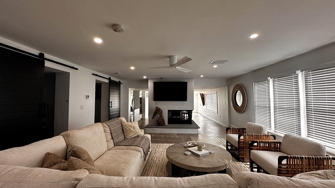 Photo of Livingroom in Saybrook Manor