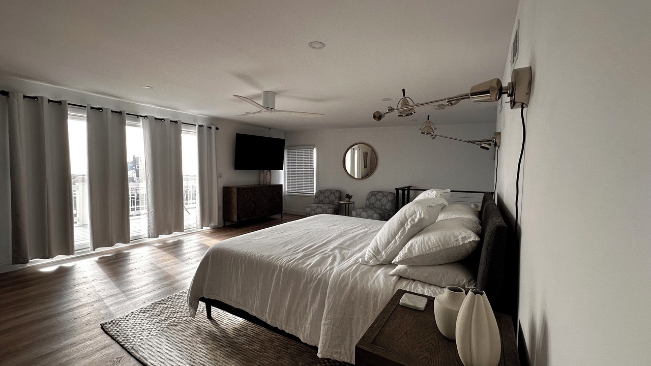 Photo of Bedroom in Saybrook Manor