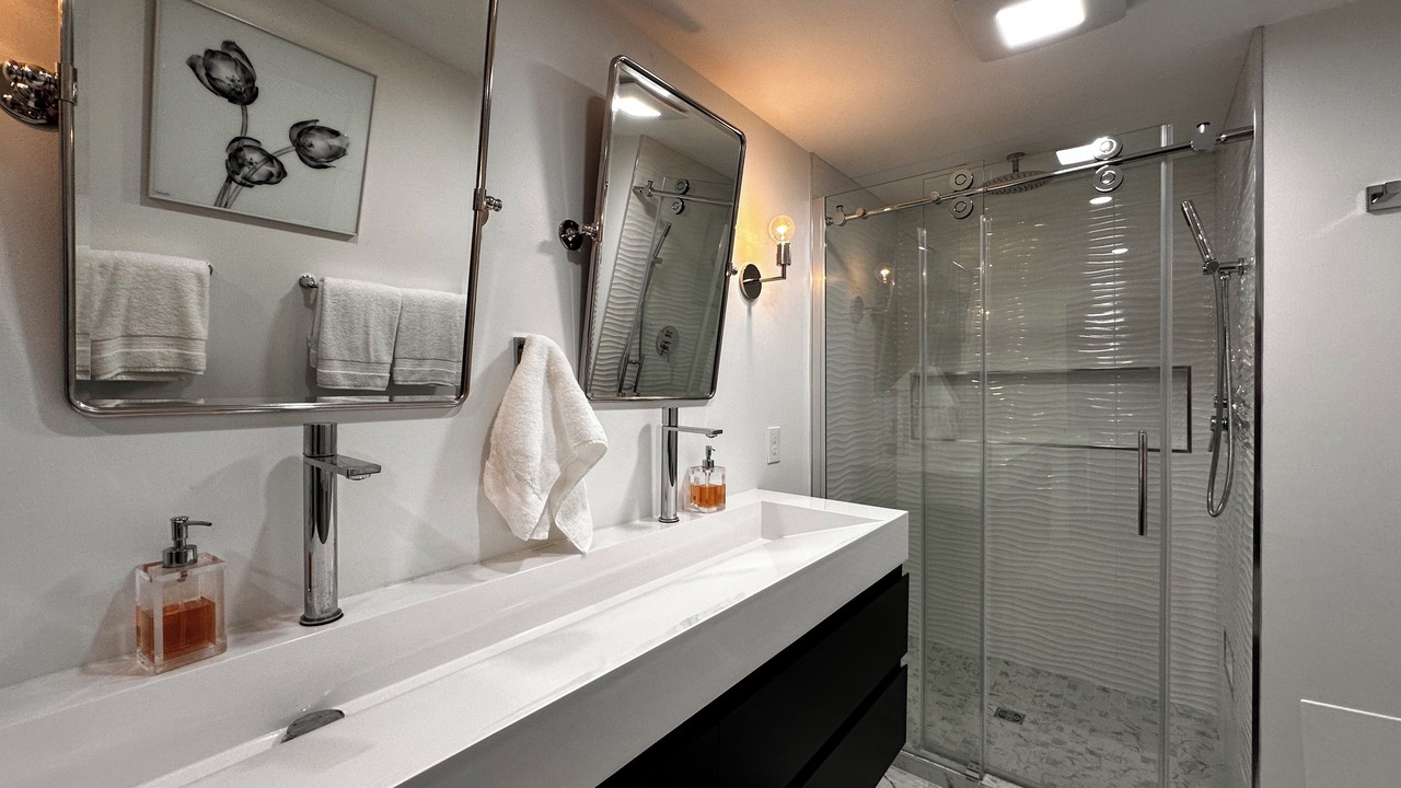 Photo of Bathroom in Saybrook Manor
