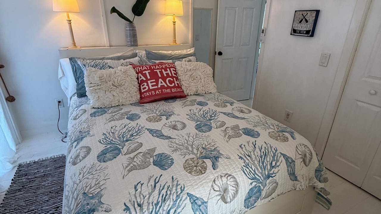 Photo of Bedroom in Spanish Wells