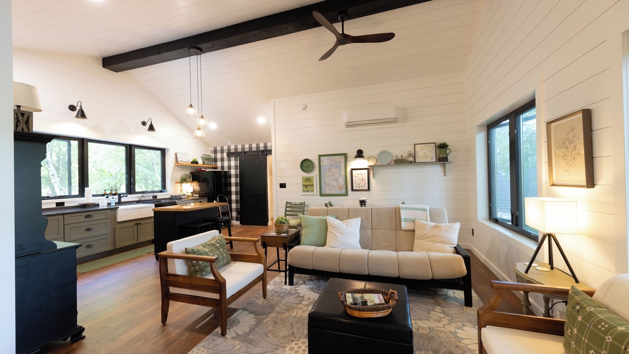 Photo of Livingroom in Canadian Lakes