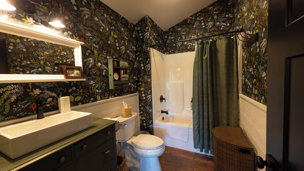 Photo of Bathroom in Canadian Lakes