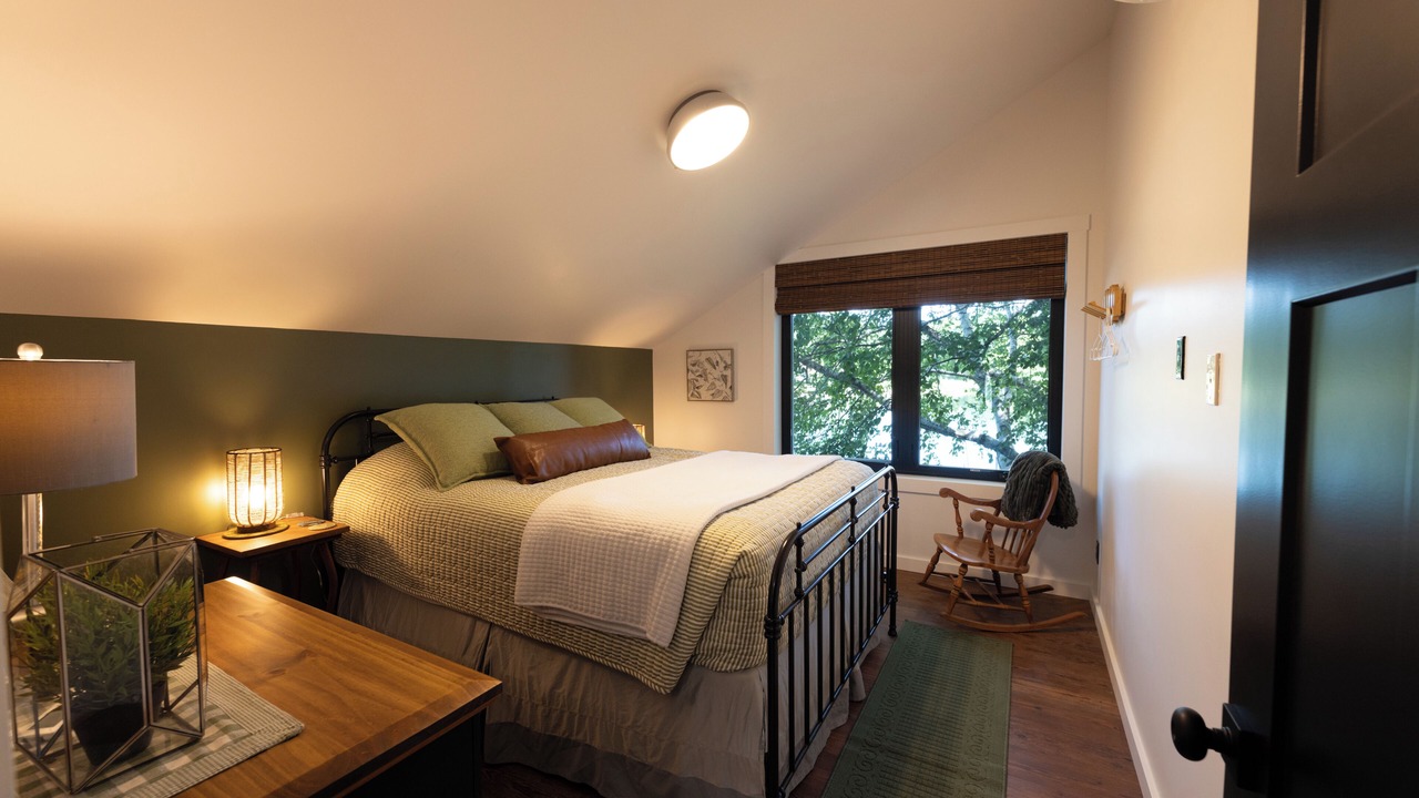 Photo of Bedroom in Canadian Lakes