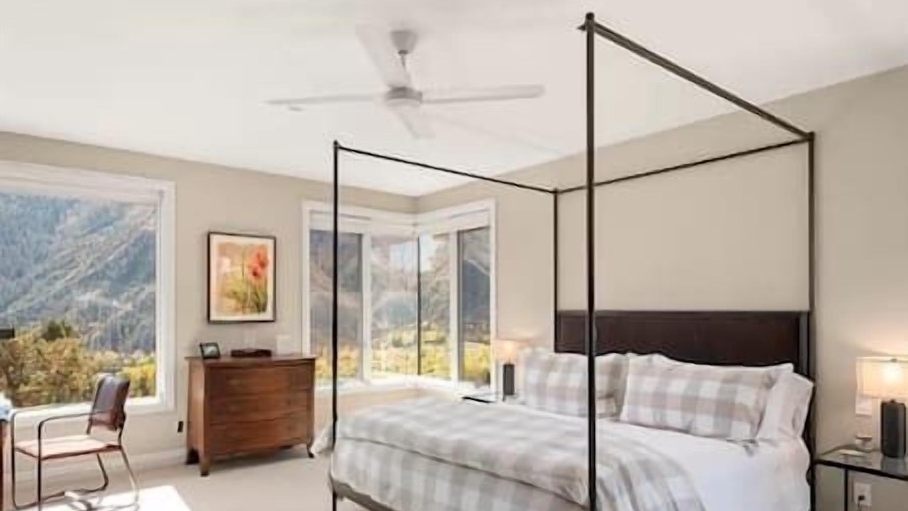 Photo of Bedroom in Basalt