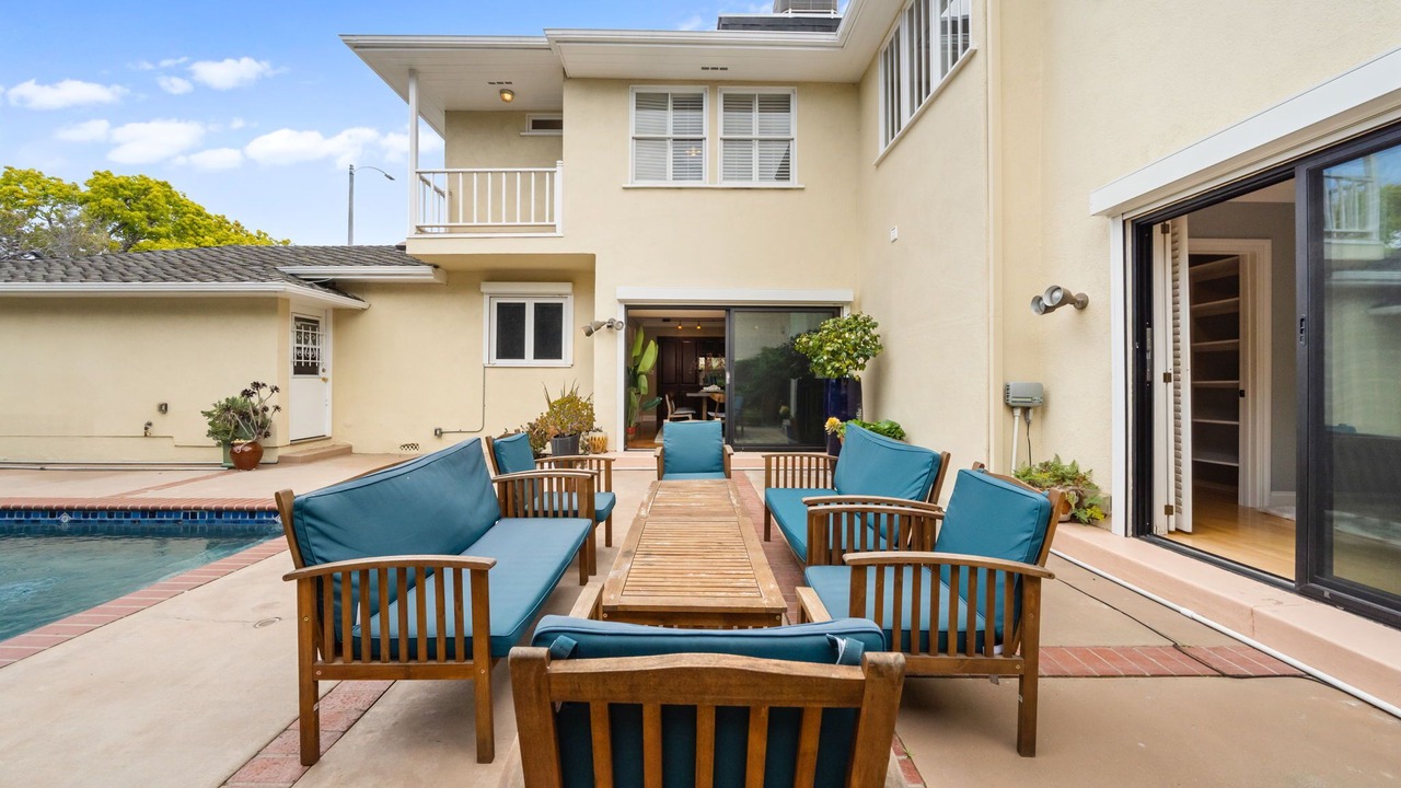 Photo of Outdoor in Pico - Robertson