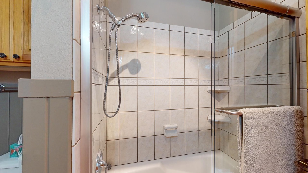 Photo of Bathroom in Rothschild