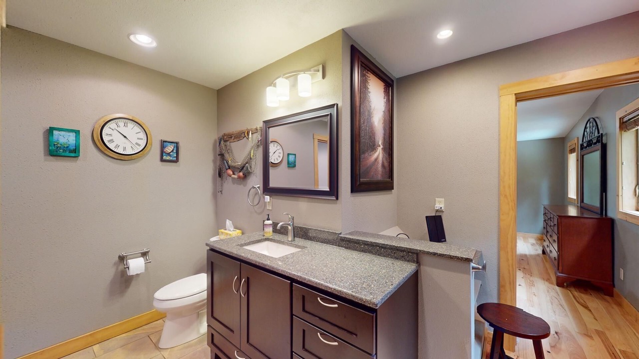 Photo of Bathroom in Rothschild