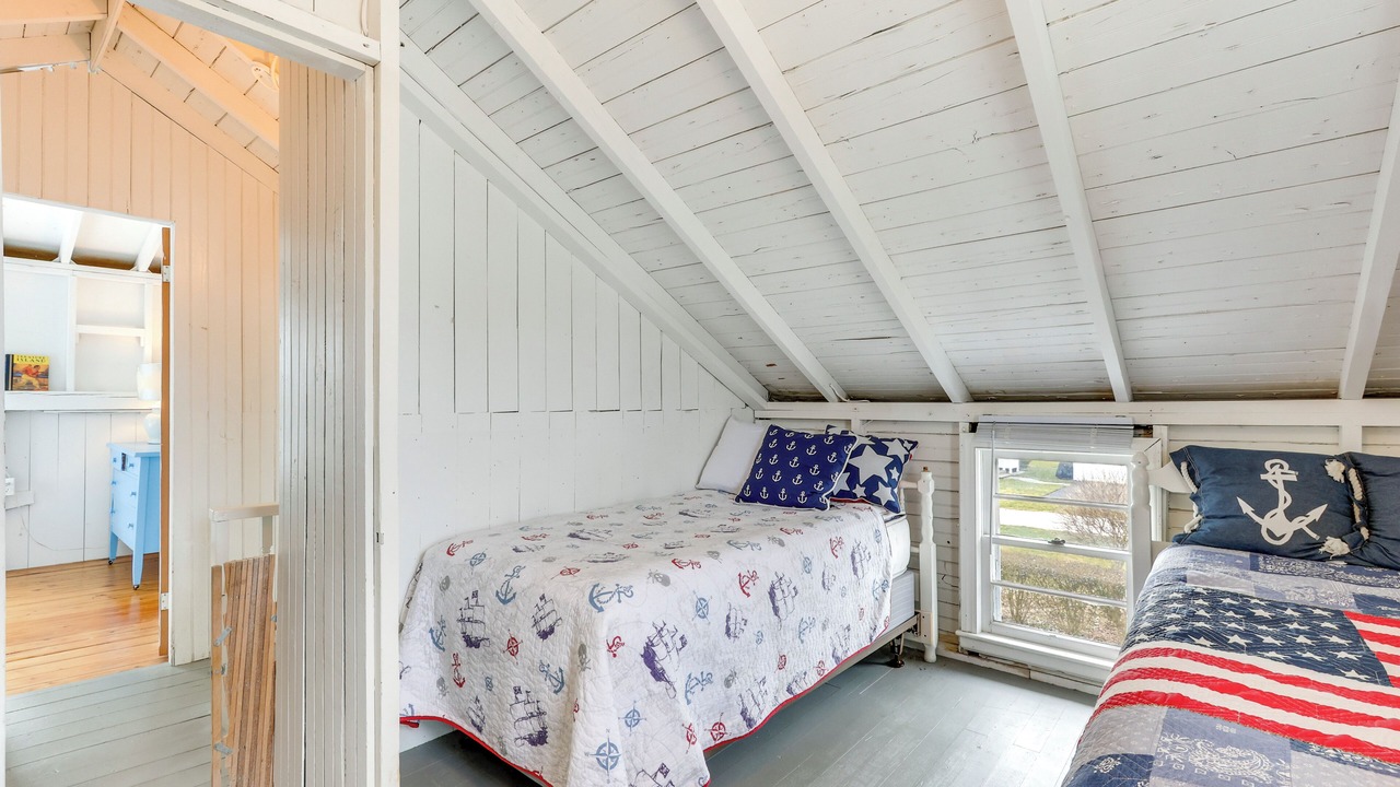 Photo of Bedroom in Westbrook Center