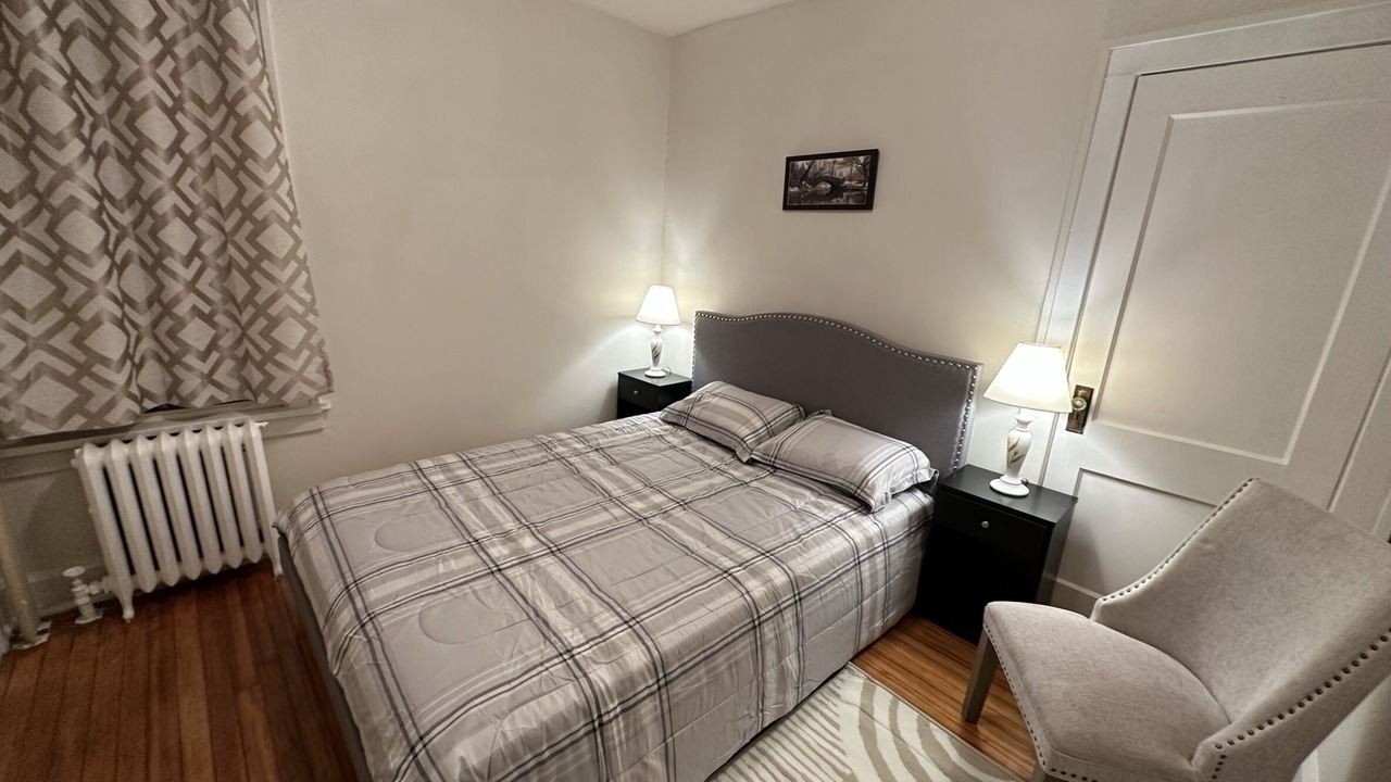 Photo of Bedroom in Buckingham Lake - Crestwood