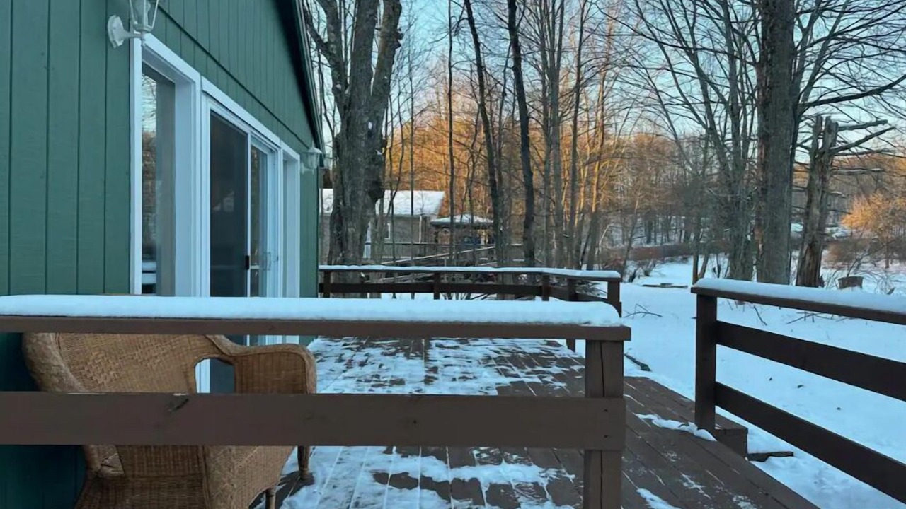 Photo of Patio Balcony in Swan Lake
