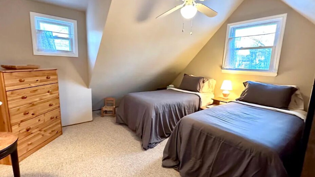 Photo of Bedroom in Swan Lake