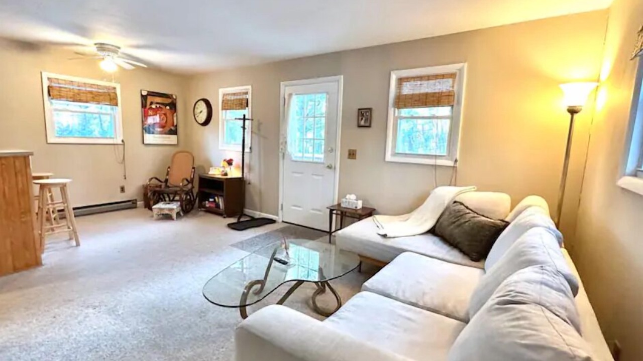 Photo of Livingroom in Swan Lake