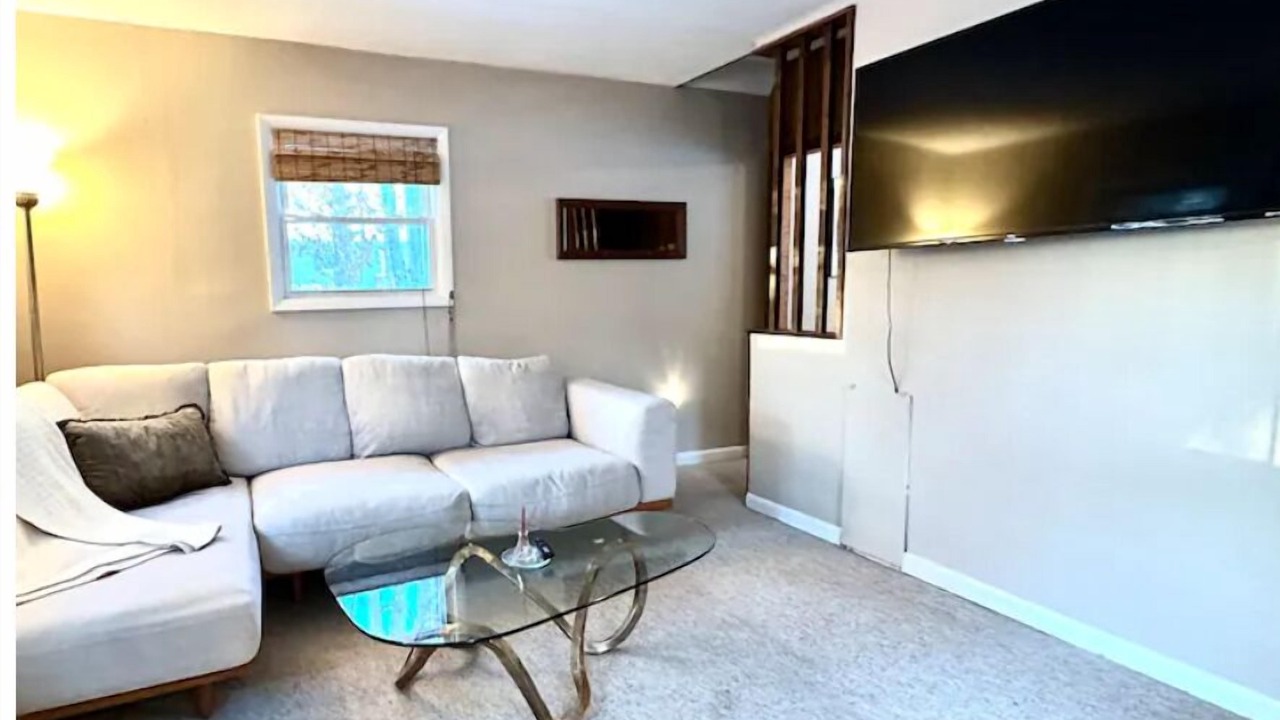Photo of Livingroom in Swan Lake