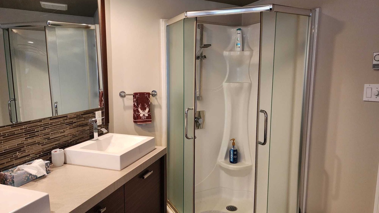 Photo of Bathroom in Saint-Hubert