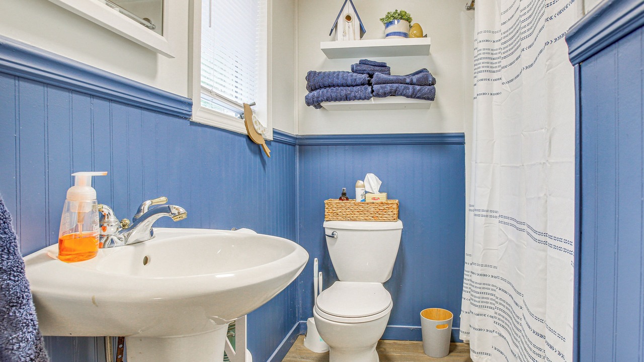 Photo of Bathroom in Wellston