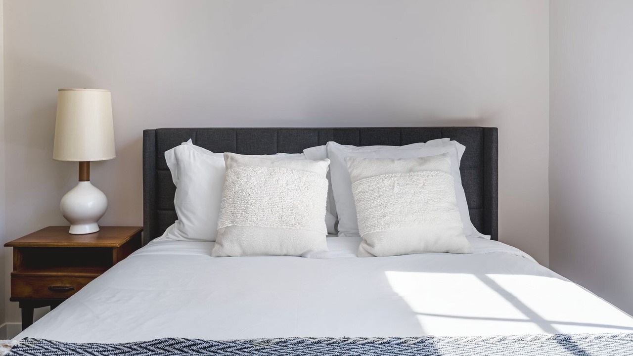 Photo of Bedroom in Downtown Burlingame