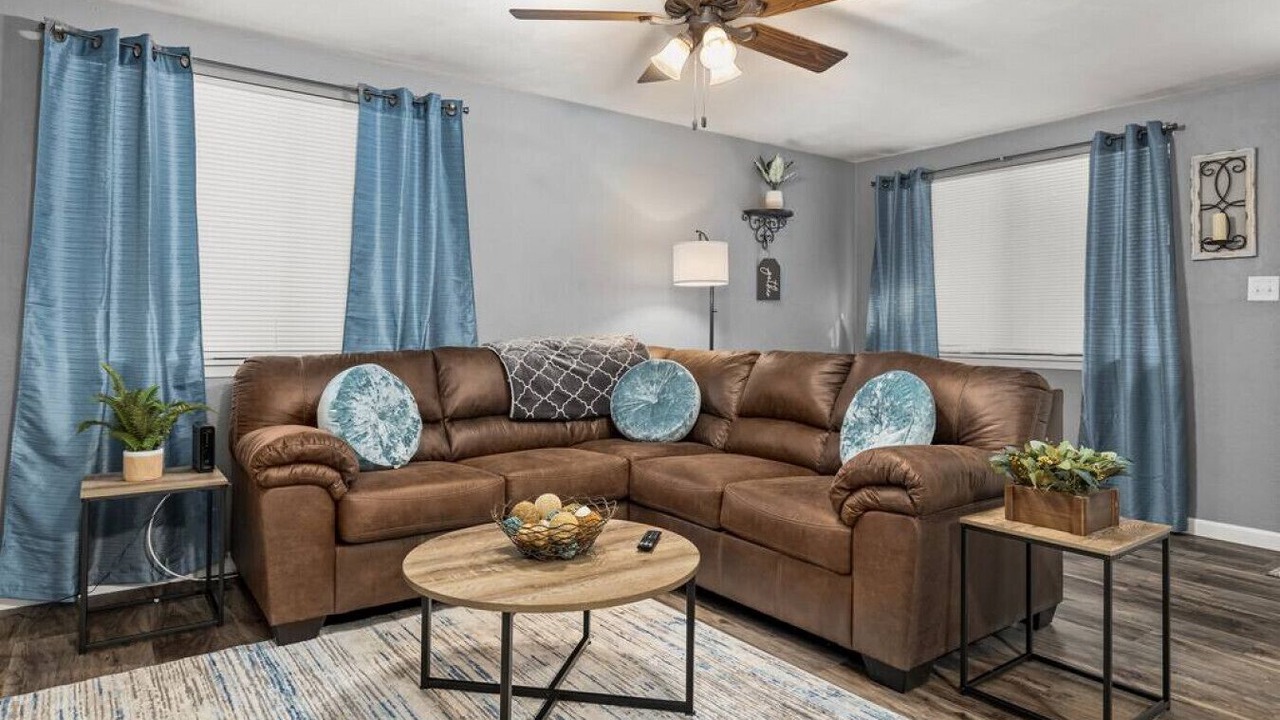 Photo of Livingroom in Sunnyland