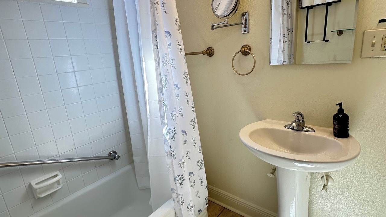 Photo of Bathroom in West Riverside
