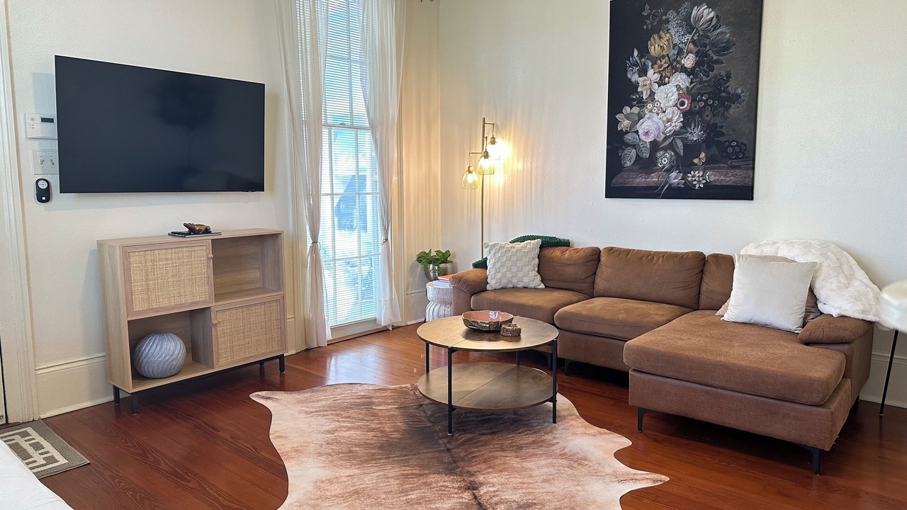 Photo of Livingroom in West Riverside