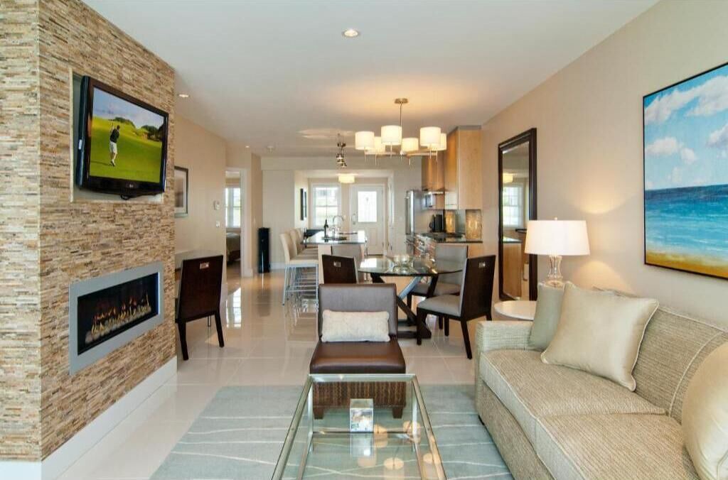 Photo of Livingroom in Westbrook Center