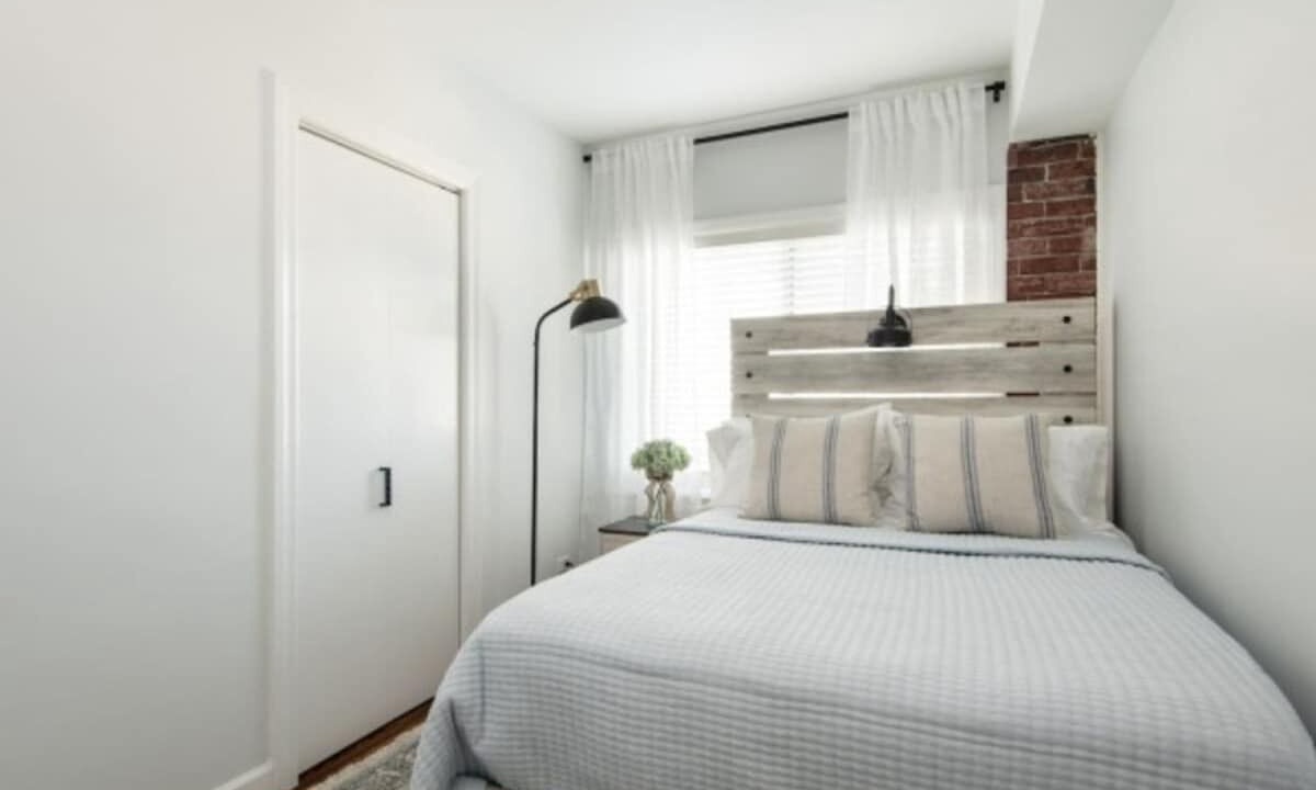 Photo of Bedroom in Des Plaines