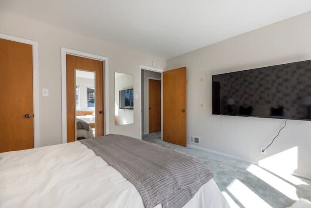 Photo of Bedroom in Dolores Heights