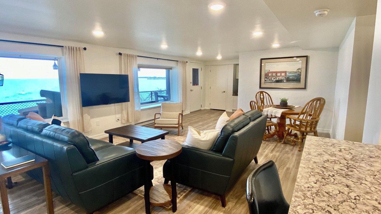 Photo of Livingroom in East Hillside