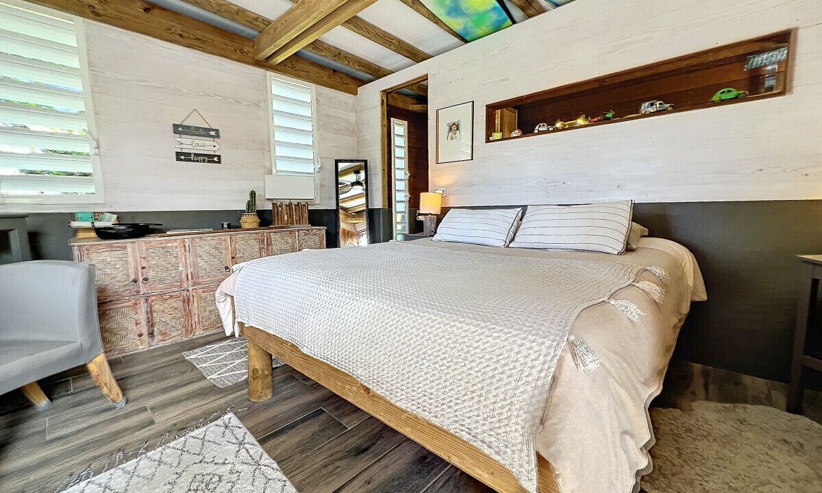 Photo of Bedroom in Oyster Pond
