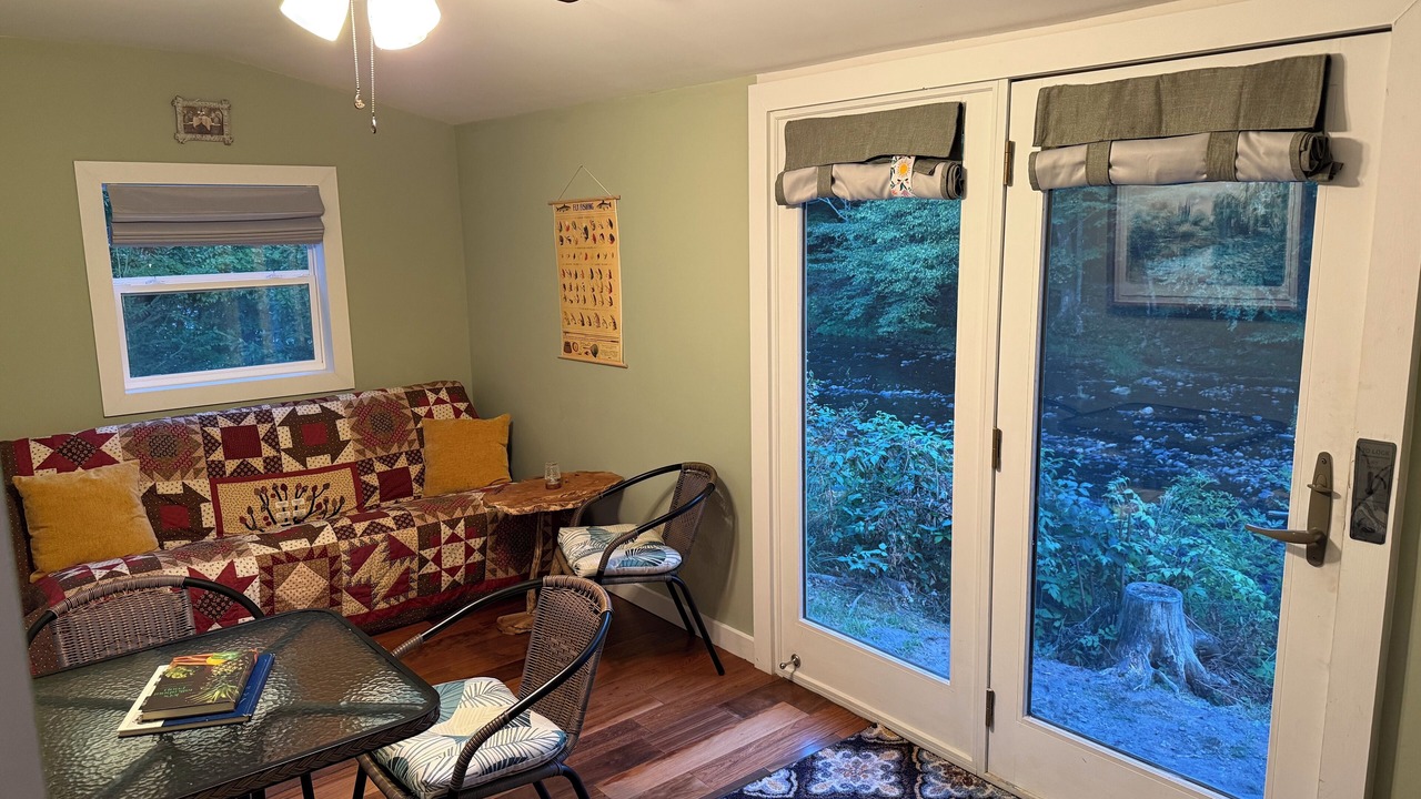 Photo of Livingroom in Livingston Manor