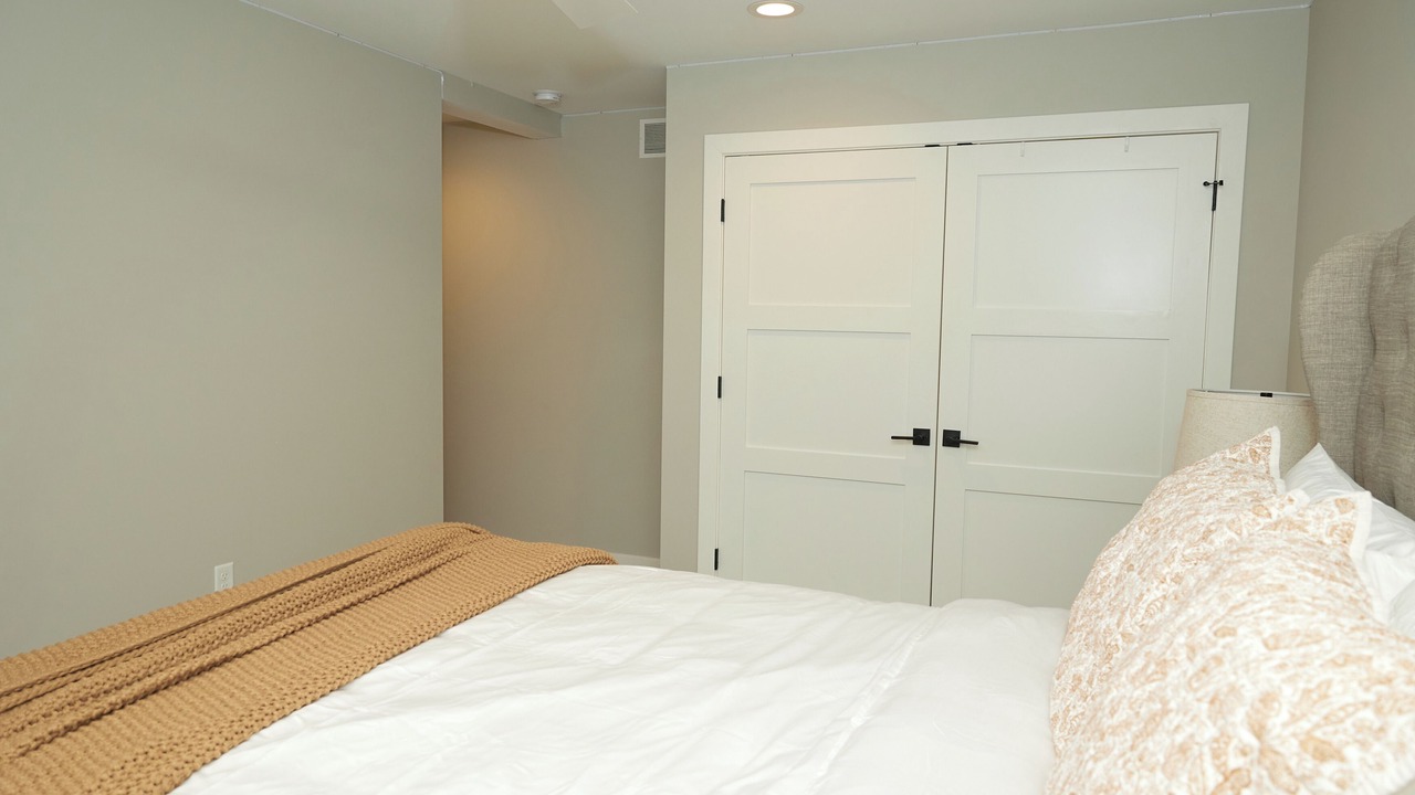 Photo of Bedroom in Utica
