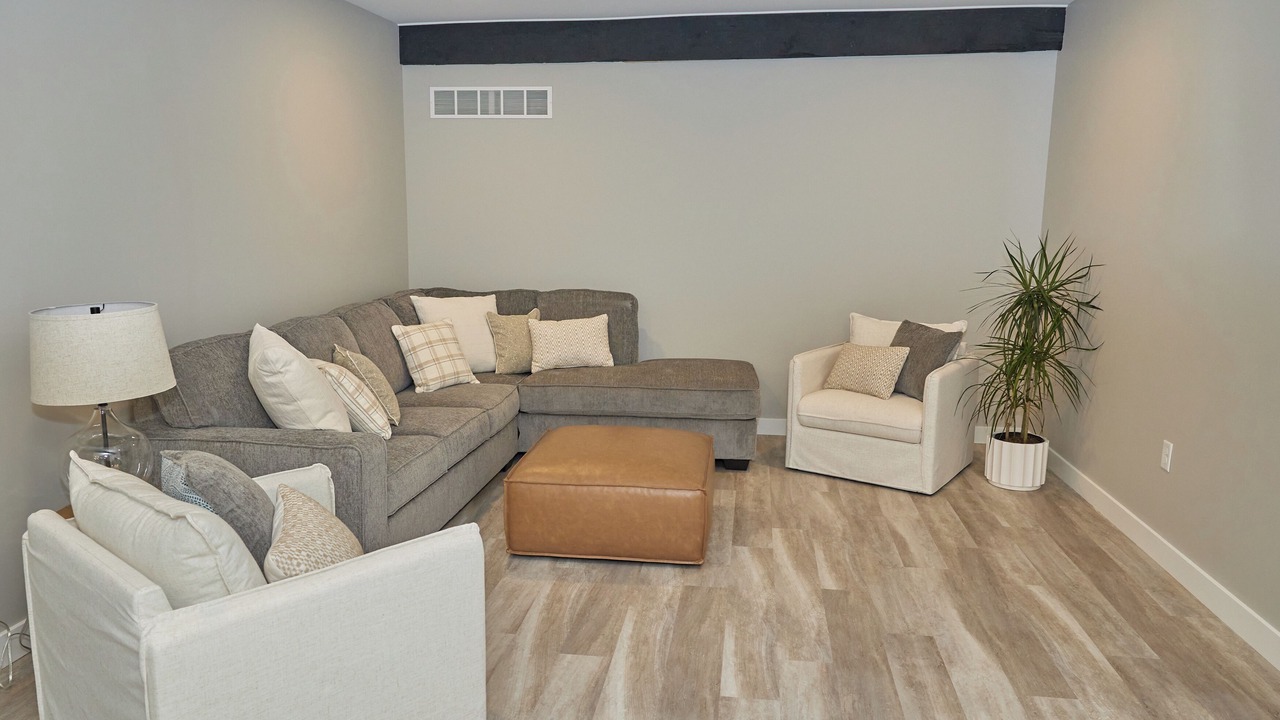 Photo of Livingroom in Utica