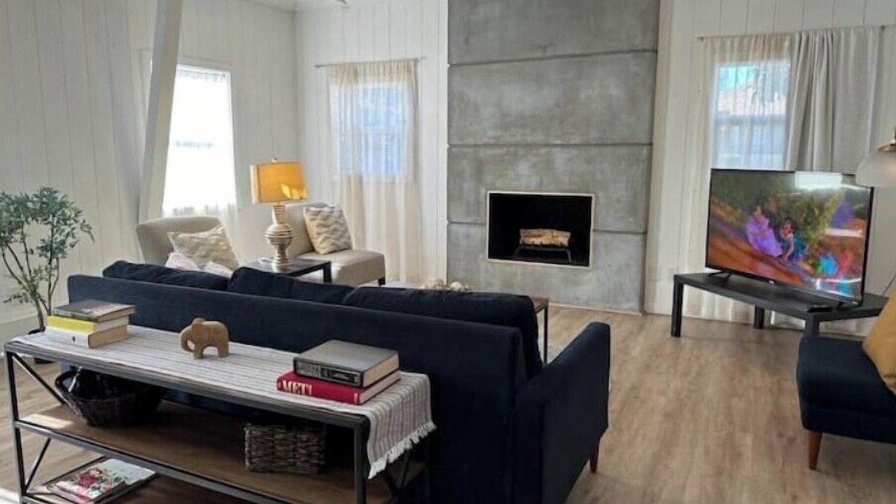 Photo of Livingroom in Culver - West